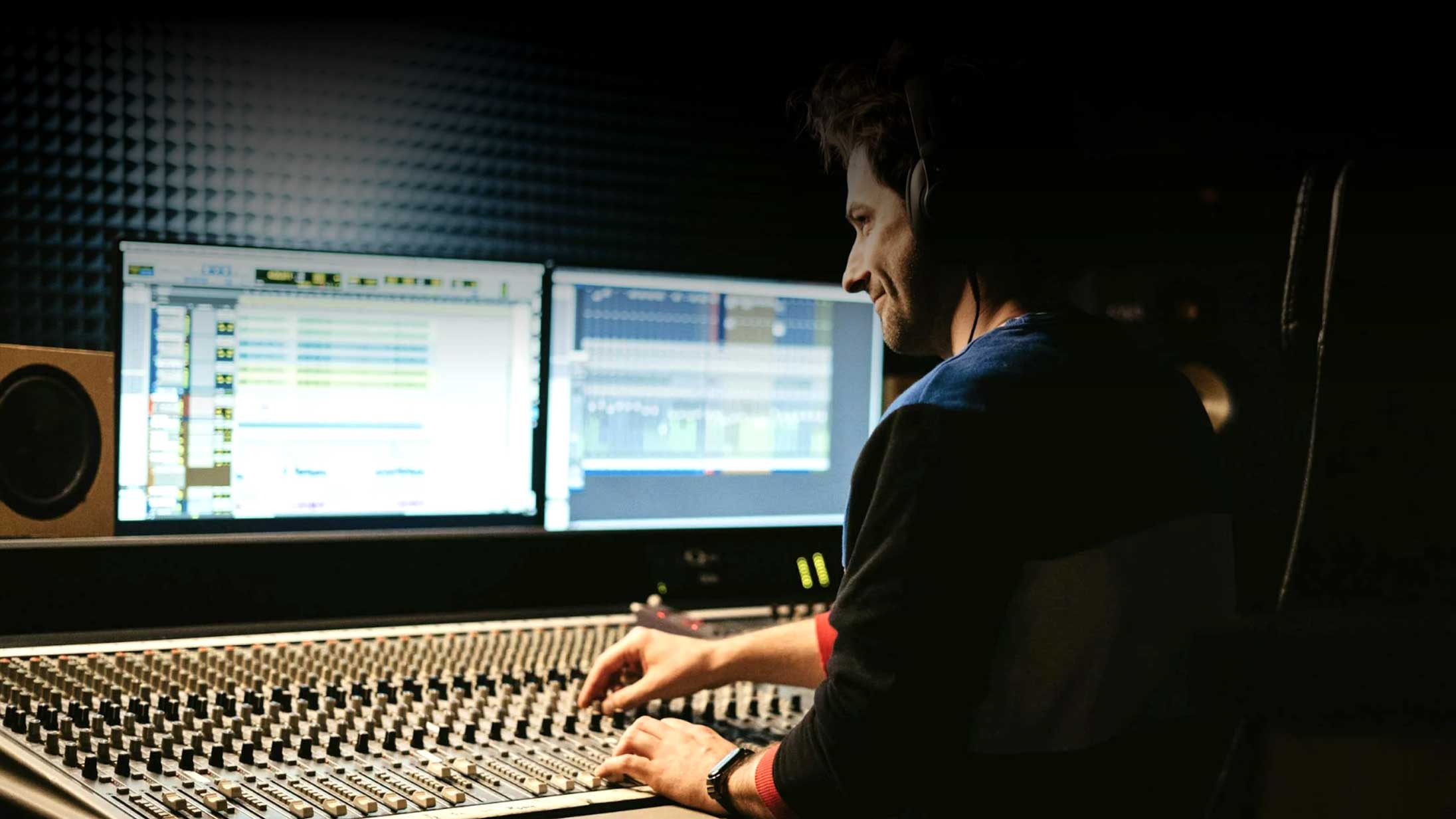 Read more about the article How Tech Companies Are Redefining the Future of the Music Industry